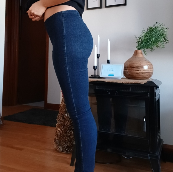 Jeanne Beker Dark Wash Jeggings - Picture 3 of 9